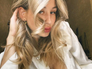 VikkyLikky - Live sexe cam - 25980769