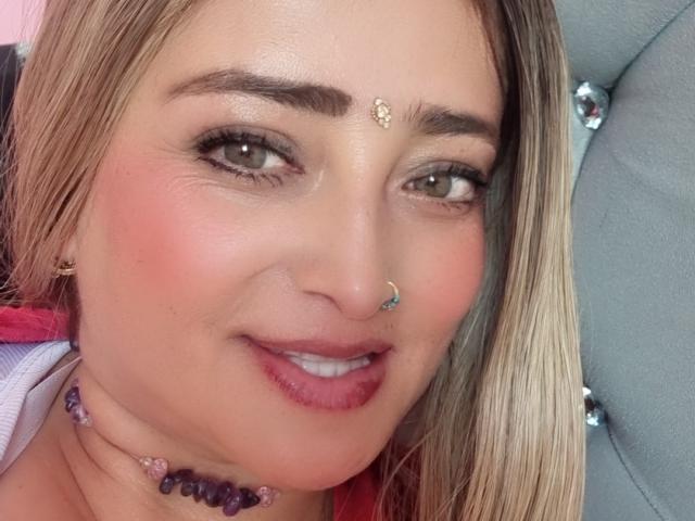 AlessadraJones - Sexe cam en vivo - 25987577