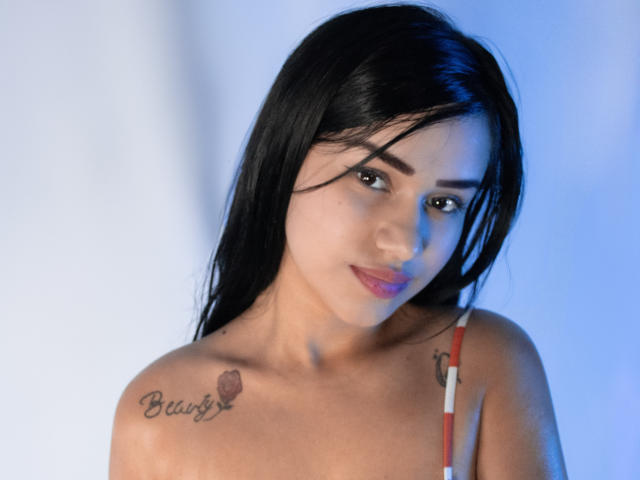 ZiomaraLoven - Live sex cam - 25990337