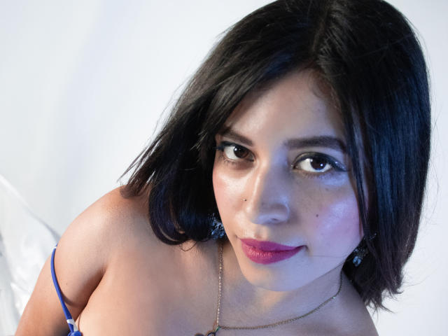 YinelaOslen - Sexe cam en vivo - 25990457