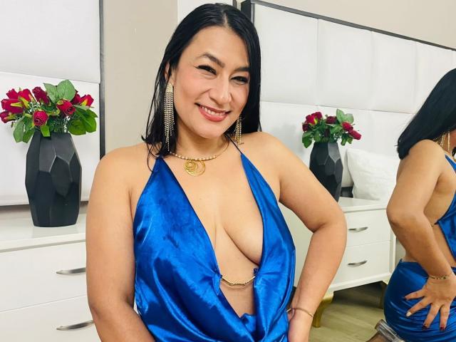 EmaFoxy - Live sex cam - 25990817