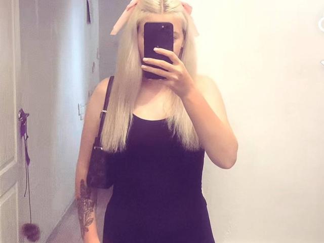 HollyTaillor - Live sexe cam - 25996065