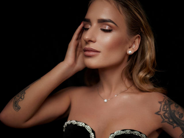 LaymaBlast - сексуальная веб-камера в реальном времени - 25996737