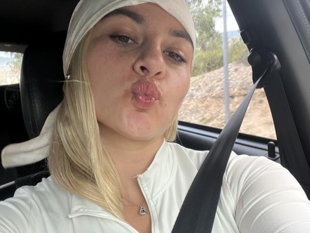 AtheneaRossi - Live Sex Cam - 25998069