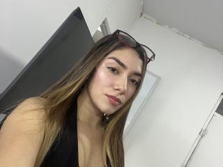 SharonKlart - Live porn &amp; sex cam - 26000557