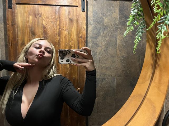 AtheneaRossi - Live porn &amp; sex cam - 26000617