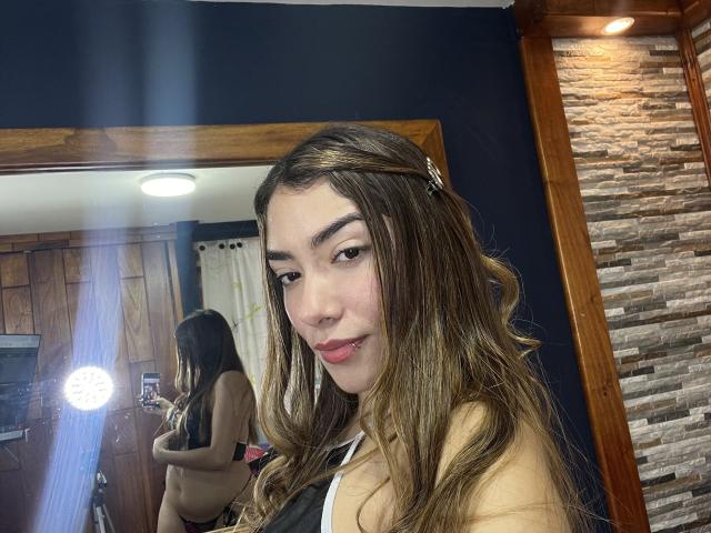 SharonKlart - Sexe cam en vivo - 26000625