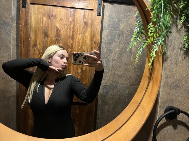 AtheneaRossi - Live porn &amp; sex cam - 26000633