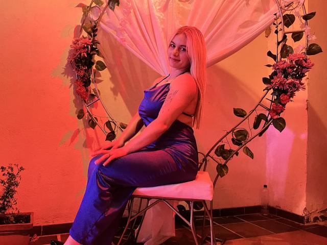 AtheneaRossi - Live Sex Cam - 26001569