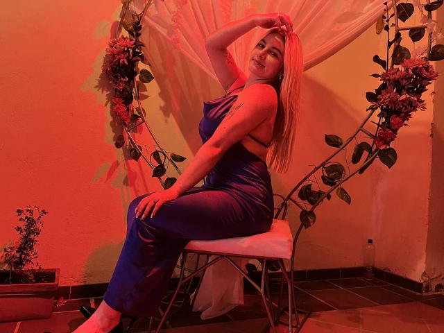 AtheneaRossi - Live sexe cam - 26001577