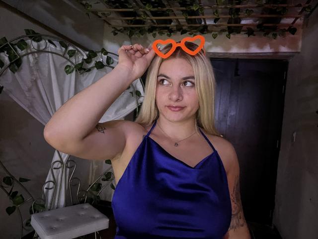 AtheneaRossi - Live sex cam - 26001617