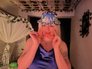 AtheneaRossi - Sexe cam en vivo - 26001621