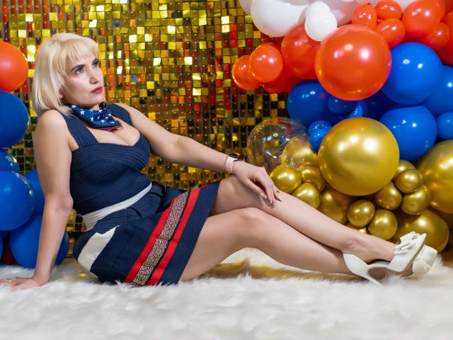 GiuliaAddams - Live porno og sexkamera - 26003345