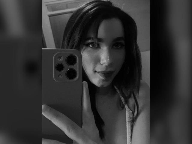 CharlottJones - Live Sex Cam - 26007889