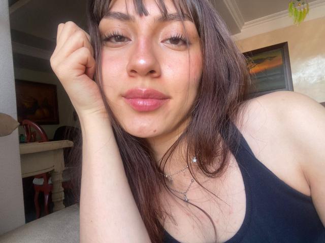 LuluBerry - Live Sex Cam - 26013089