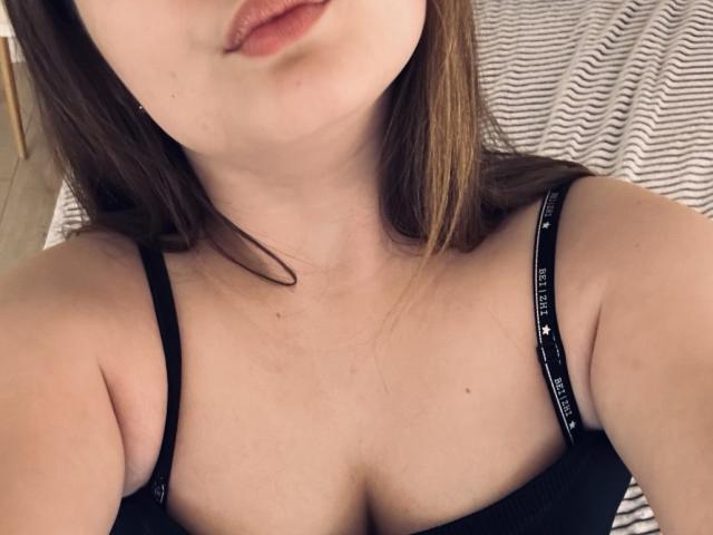 MagikPeachh - Live Sex Cam - 26015473