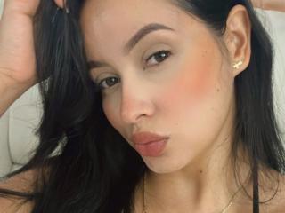 EmilyParkerr - Live sex cam - 26020821