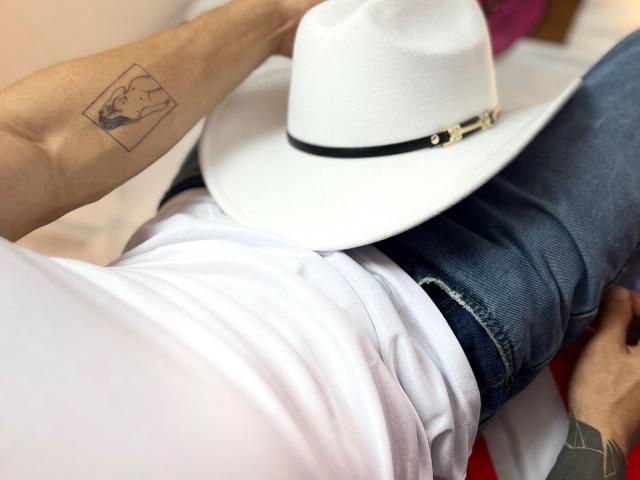 AlexBernal - Sexe cam en vivo - 26021905