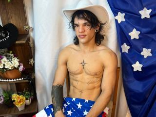 AlexBernal - Sexe cam en vivo - 26021913