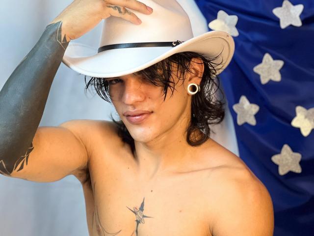 AlexBernal - Sexe cam en vivo - 26021925