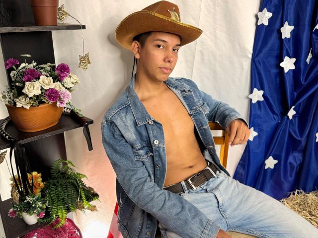 EdwinBlaze - Live sex cam - 26024293