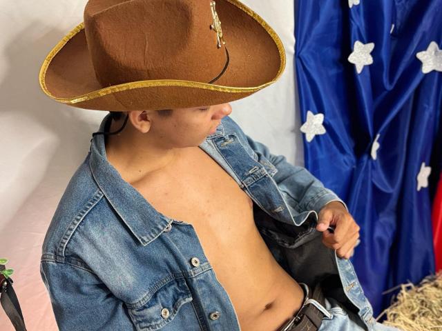 EdwinBlaze - Live sex cam - 26024313