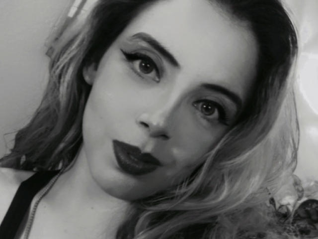 Rosalinnes - Live porn &amp; sex cam - 26025817