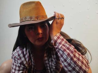 ZafiroYeux - Live porn & sex cam - 26031037