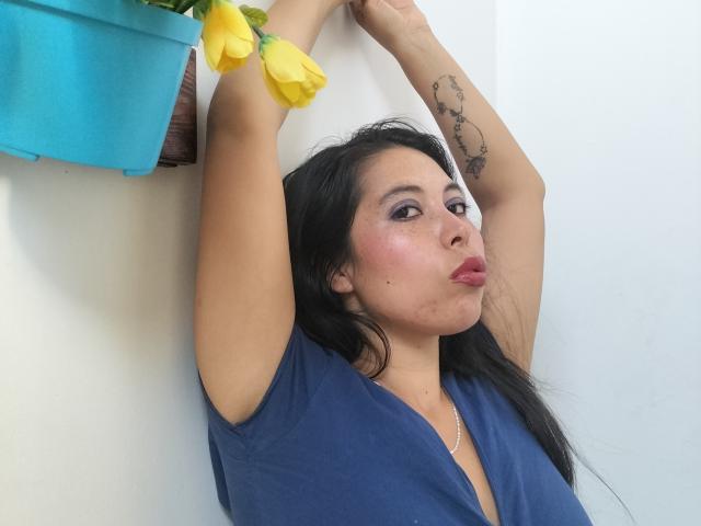 NikkieMilky - Sexe cam en vivo - 26031221