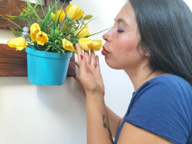 NikkieMilky - Live sex cam - 26031277