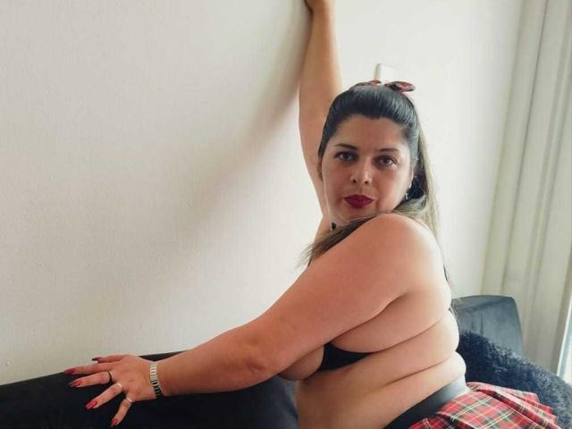 ZafiroYeux - Live porn &amp; sex cam - 26031517