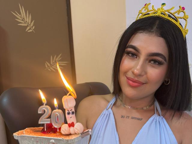 DaffneAddison - Live Sex Cam - 26033041