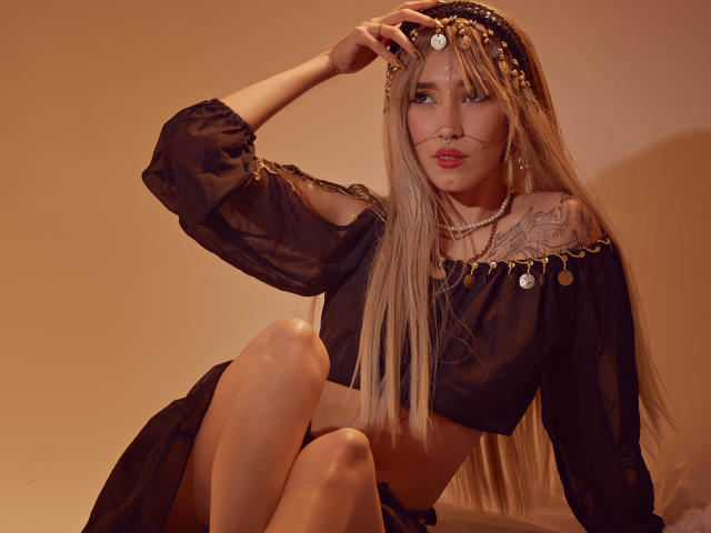 OliviaMonroe - Sexe cam en vivo - 26041041