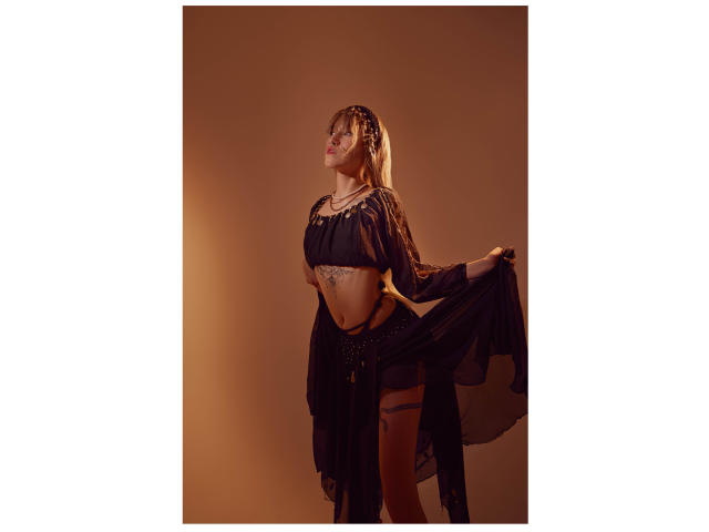 OliviaMonroe - ライブポルノ&amp;セックスカム - 26041645
