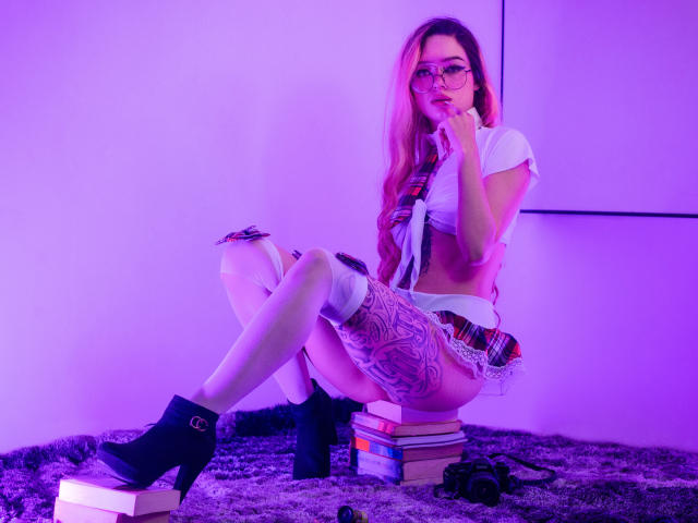 MiaValentine - Live Sex Cam - 26042741