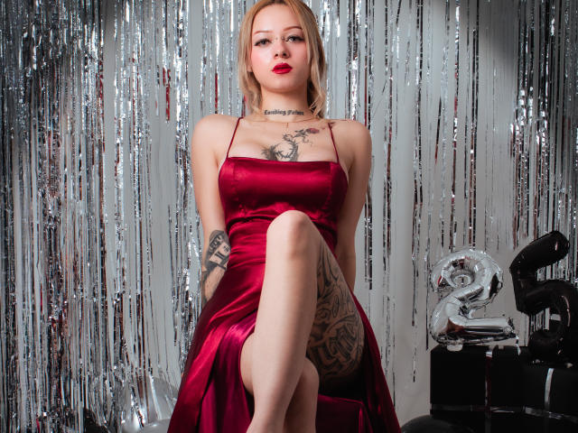 MiaValentine - Live Sex Cam - 26043021