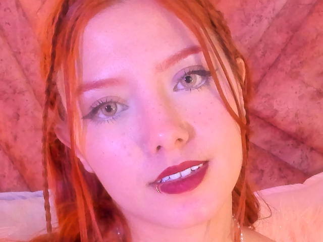 EmmaThomsonn - Live sex cam - 26047233