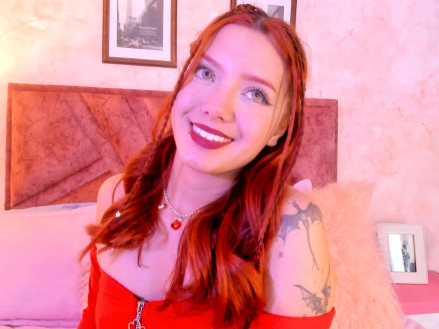 EmmaThomsonn - Live sex cam - 26047329