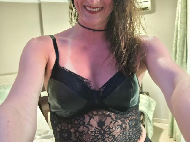 LucieDeluxe-hot - Live sex cam - 26047601