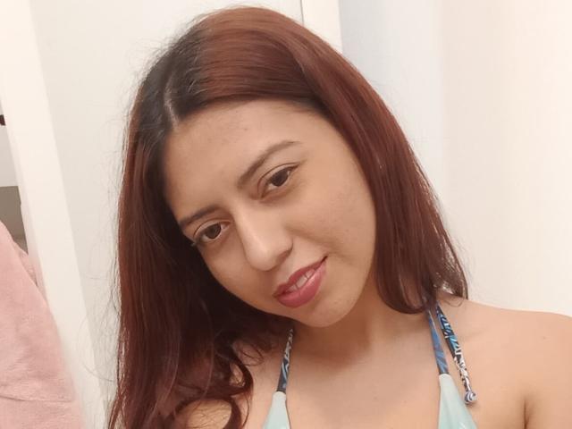 BrendaBluee - Live Sex Cam - 26049925
