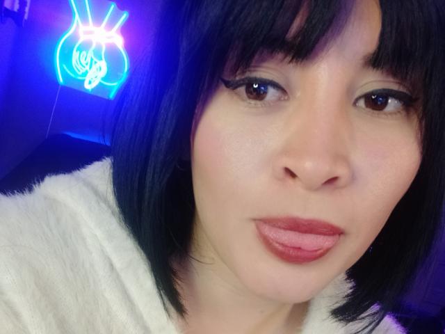 IsisDiosa - Live Sex Cam - 26050977