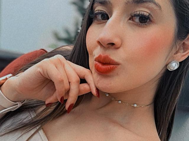 EmmaLombardi - сексуальная веб-камера в реальном времени - 26053869