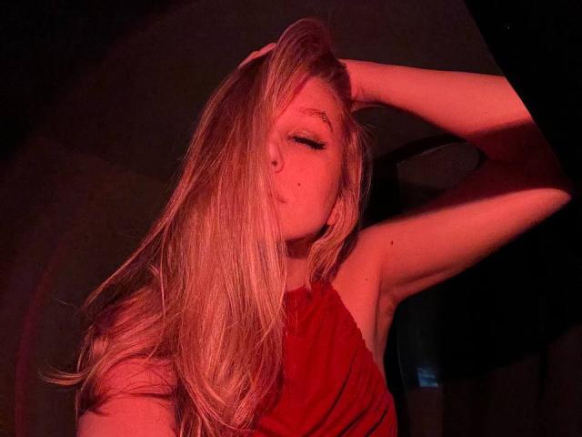 AliceVibes - Live sex cam - 26054913