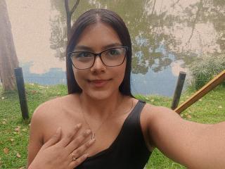 EmilyRobeerts - Live Sex Cam - 26059009