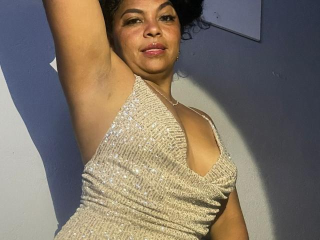 BrunetteScarlet - Live sex cam - 26061973