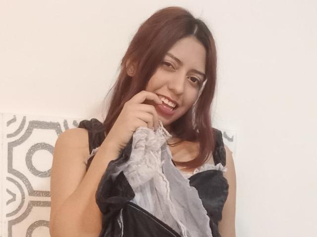 BrendaBluee - Live sex cam - 26064337