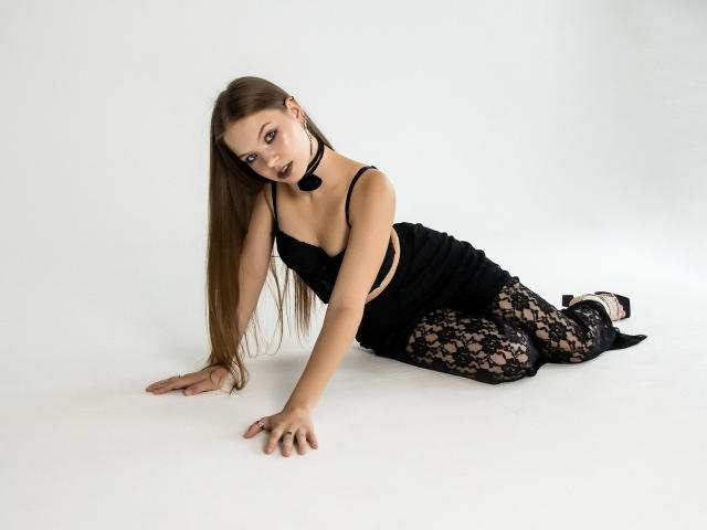 BethCutie - Live sex cam - 26070265