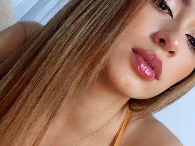 ValeriaKlaus - Live Sex Cam - 26071109