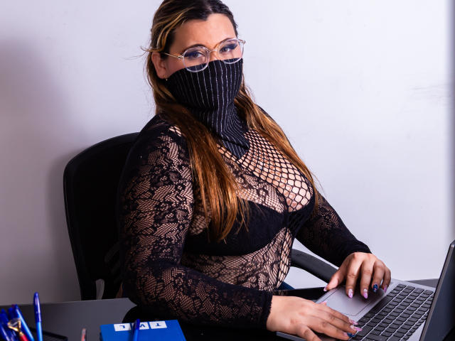 SalmaAzaman - Live Sex Cam - 26075309