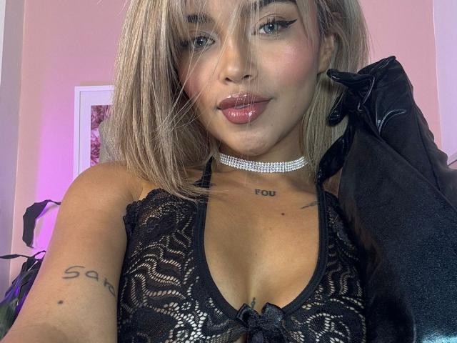 MajoJones - Live sex cam - 26076541